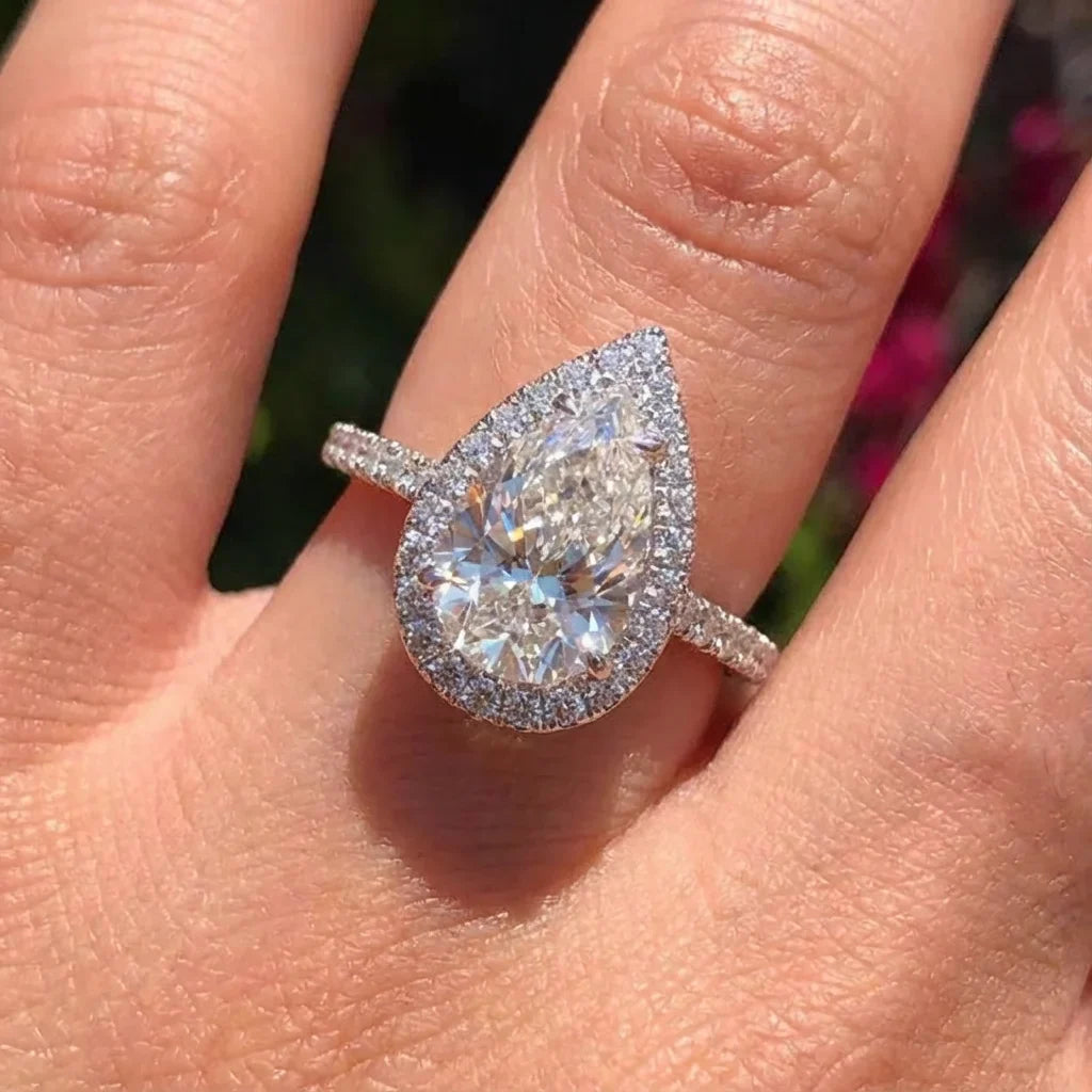 Anillo Pera Radiante