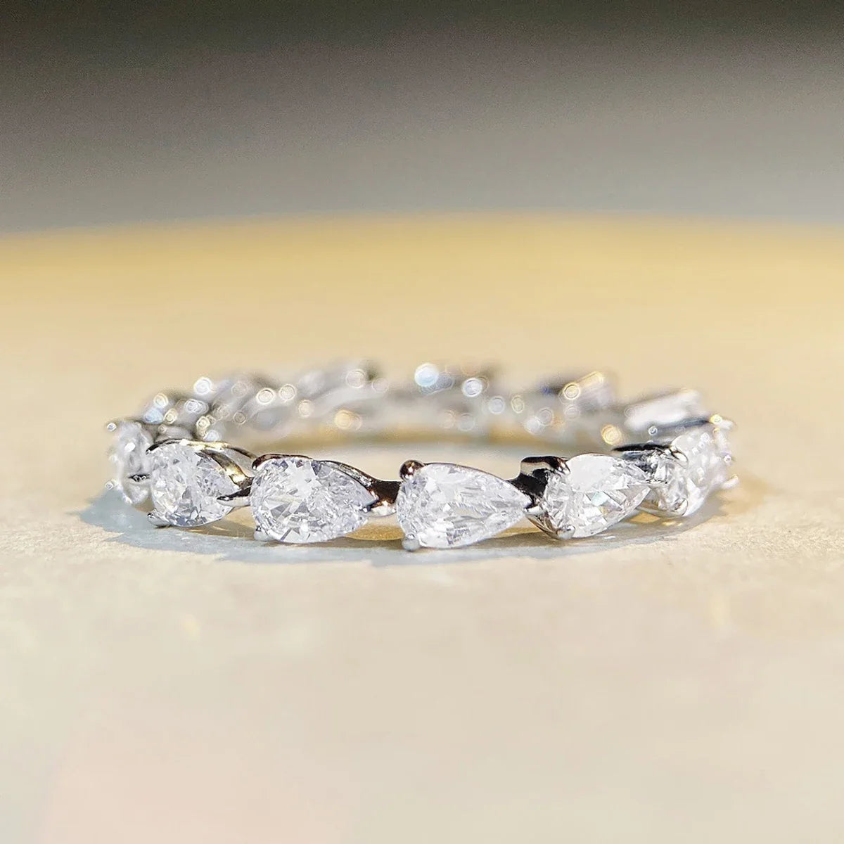 Anillo Óvalo Sereno