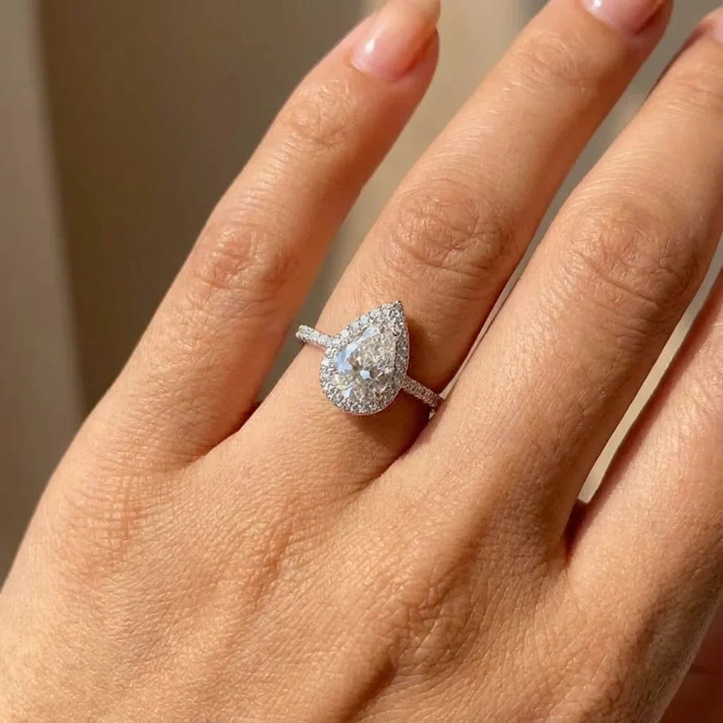 Anillo Pera Radiante