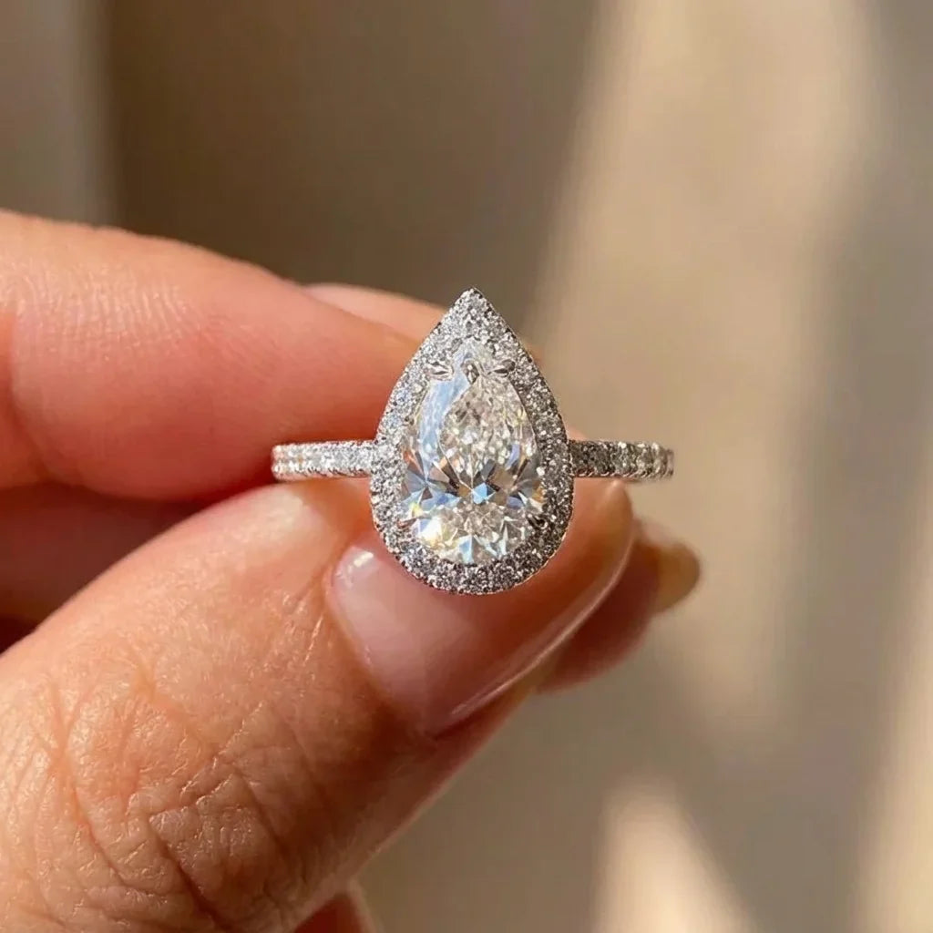 Anillo Pera Radiante